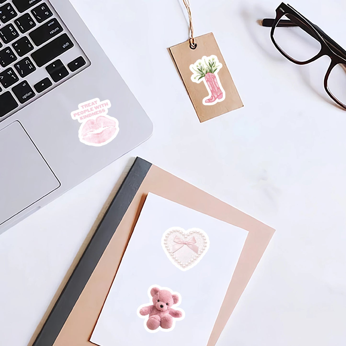 46pcs Valentine's Day Theme Pattern Stickers, Suitable for Valentine Parties, Photo Albums, Notebooks, Phone Cases, Water Bottle